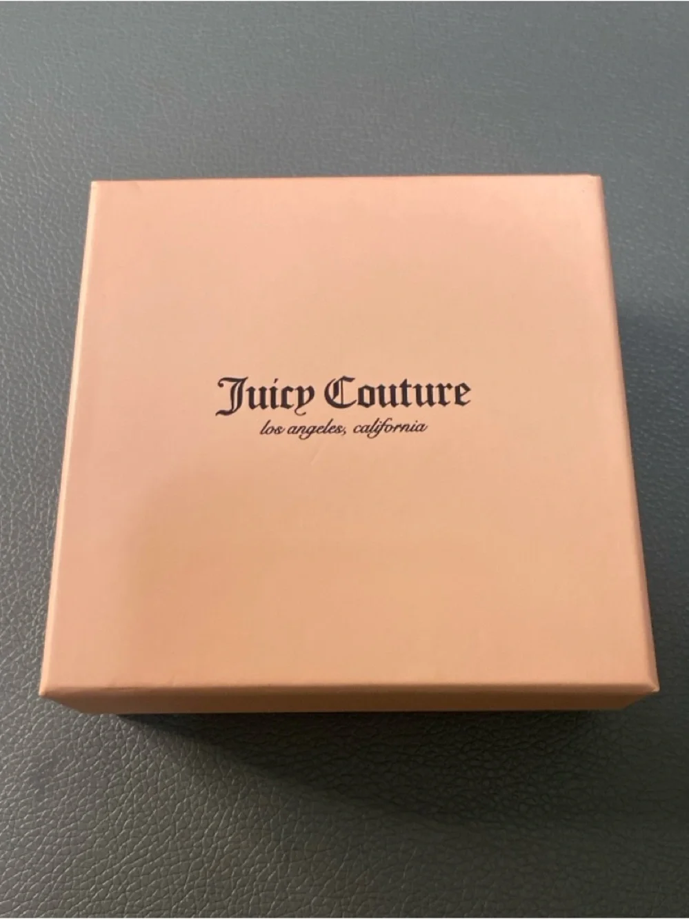NIB Juicy Couture Silver Crystal Heart Charm Toggle Bracelet - Picture 3 of 3